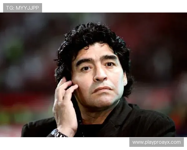 那不勒斯足球俱乐部,从马拉多纳到德劳伦蒂斯的重生传奇 那不勒斯足球俱乐部,从马拉多纳到德劳伦蒂斯的重生传奇